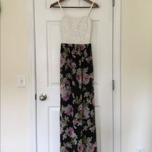 NWOT Maxi Floral Print Dress